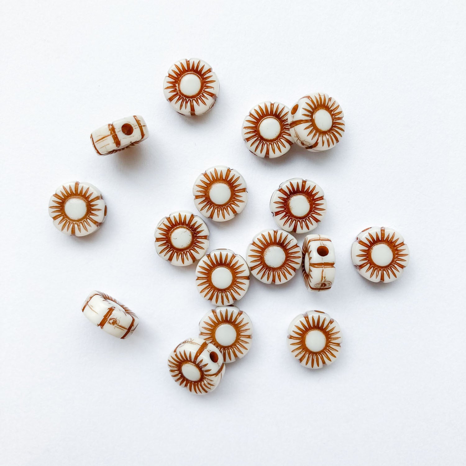 再入荷〉イラスト風お花ビーズパック（16p） | Dua-アクセサリーパーツ