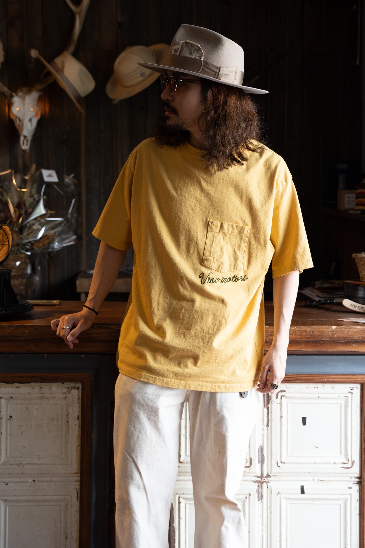 GYPSY & SONS CHAIN EMBROID TEE
