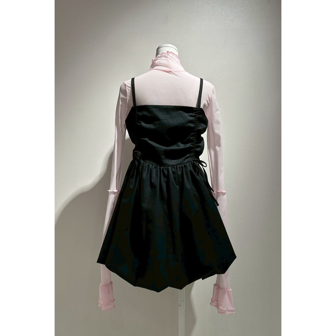 エムミーエメBack ribbon shirring mini onepiece エムミーエメBack ribbon shirring mini onepiece