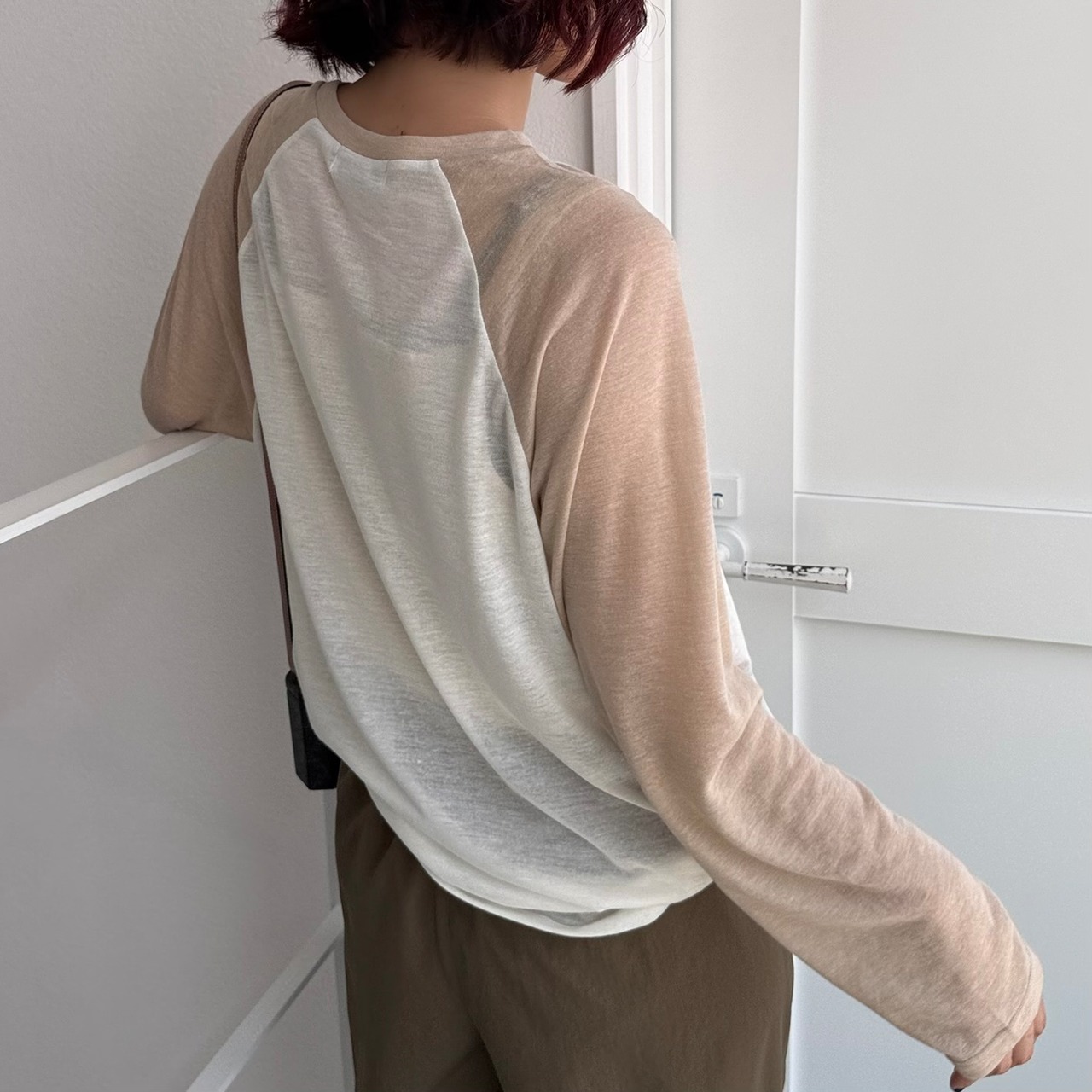 シアーラグランルーズロンTee/ベージュ×ホワイト