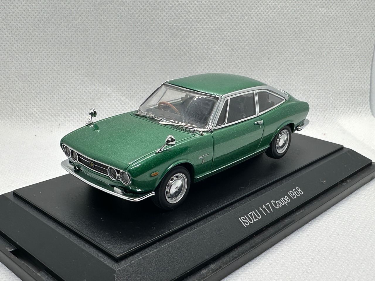 【エブロ】 1/43 いすゞ 117クーペ  (グリーンM) 買取品