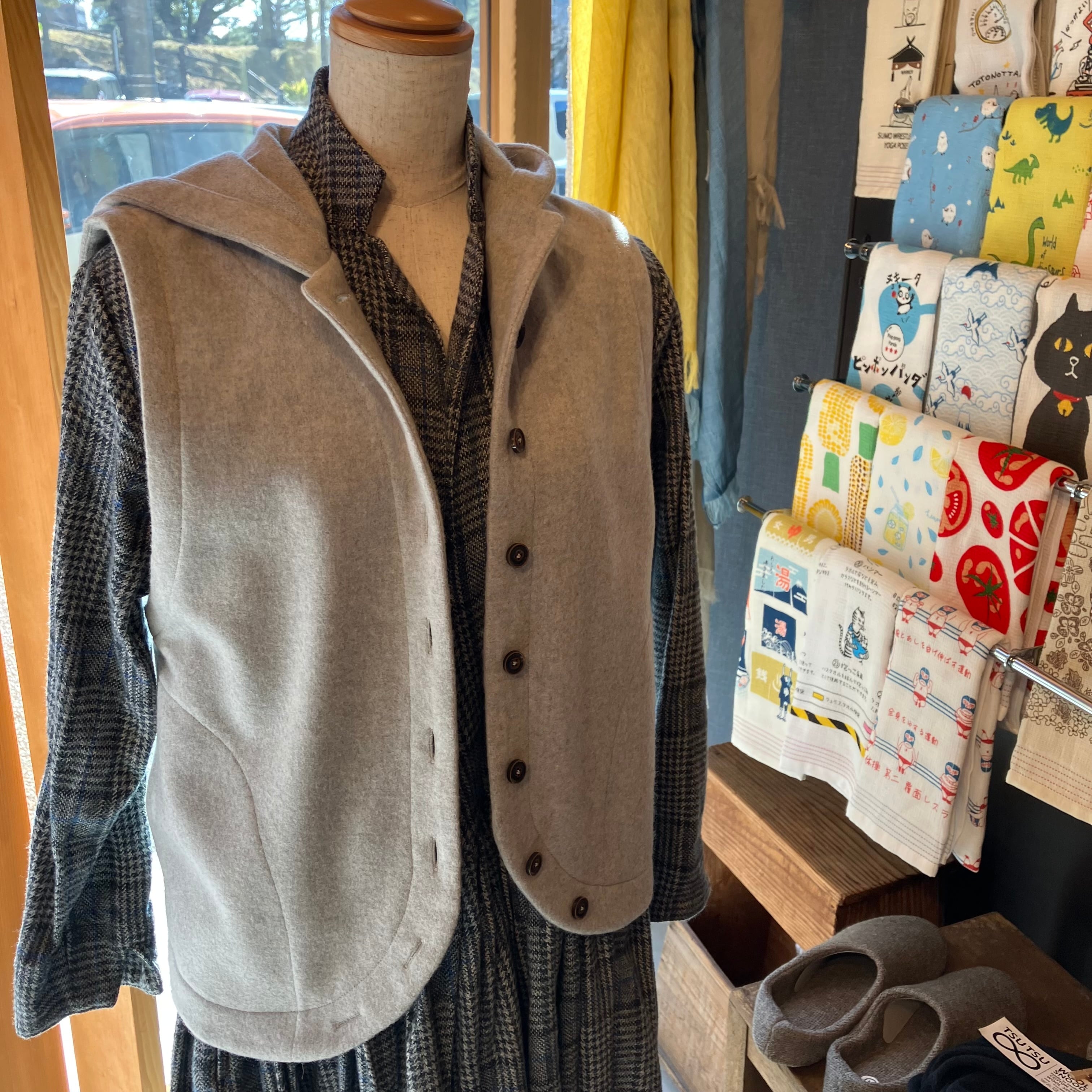 フードラウンドベストウール(着丈が2㎝短い) 杢ライトグレー Sa-Rah