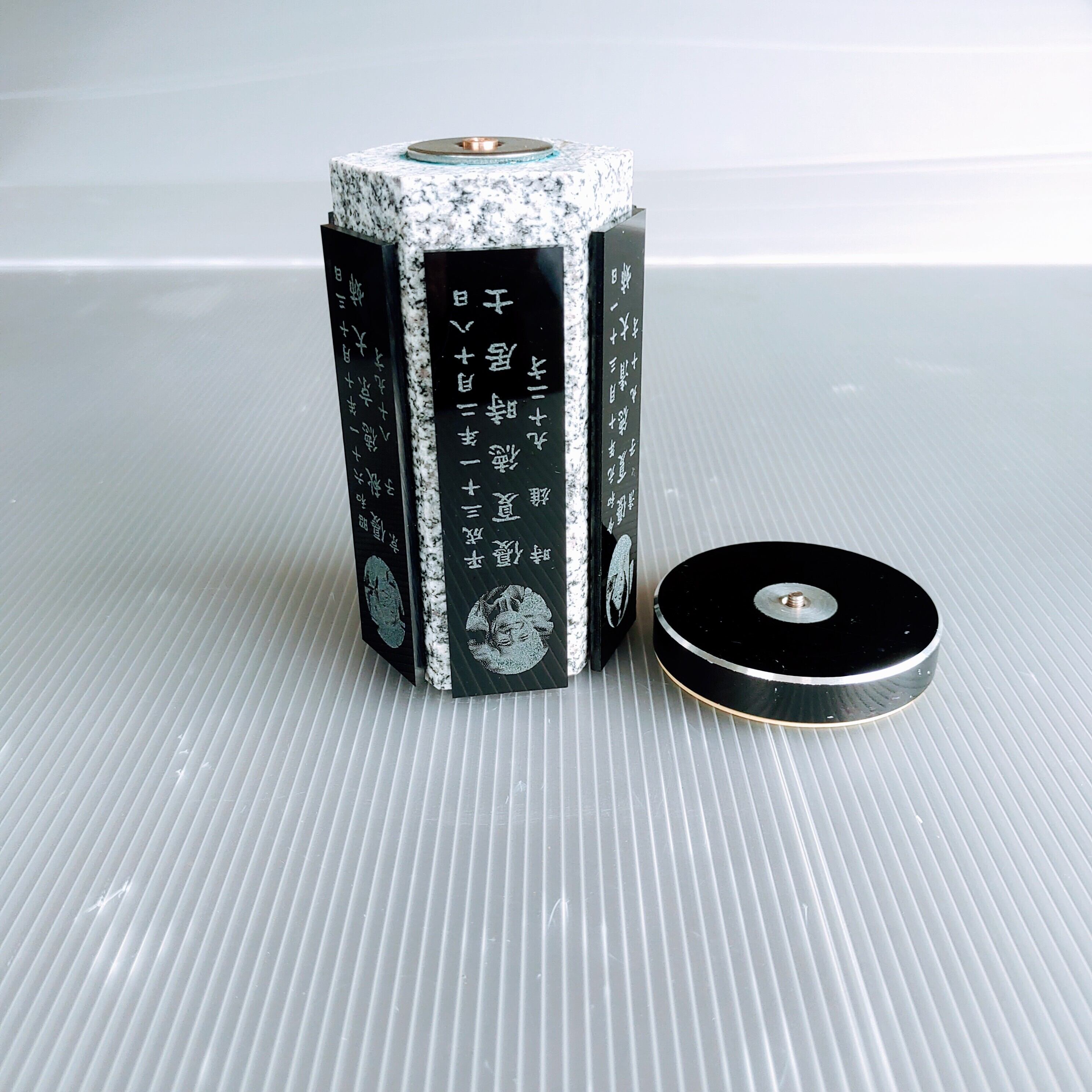 回転位牌 6人用悠想天回 6R60A白 6名様分