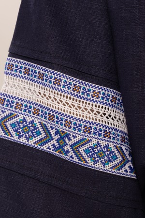 ウクライナ刺繍ヴィシヴァンカ　手刺繍　レディース・フリーサイズ