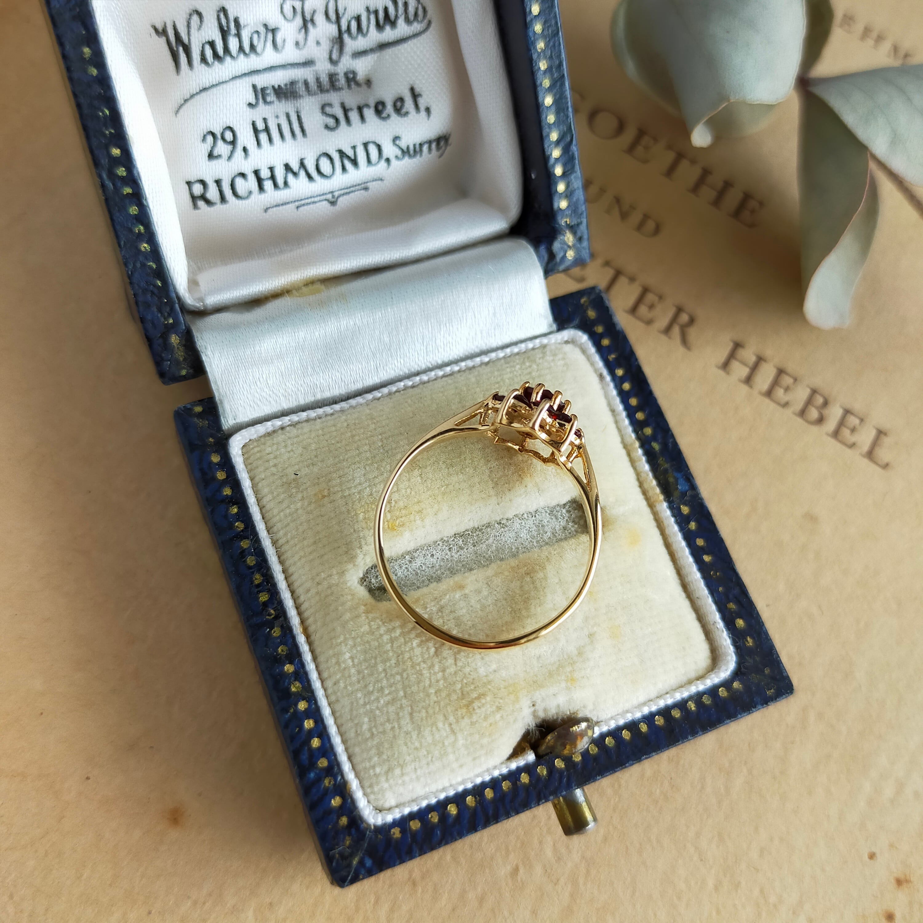 英国 1970年 ヴィンテージ ガーネット 9kゴールド フラワーリング