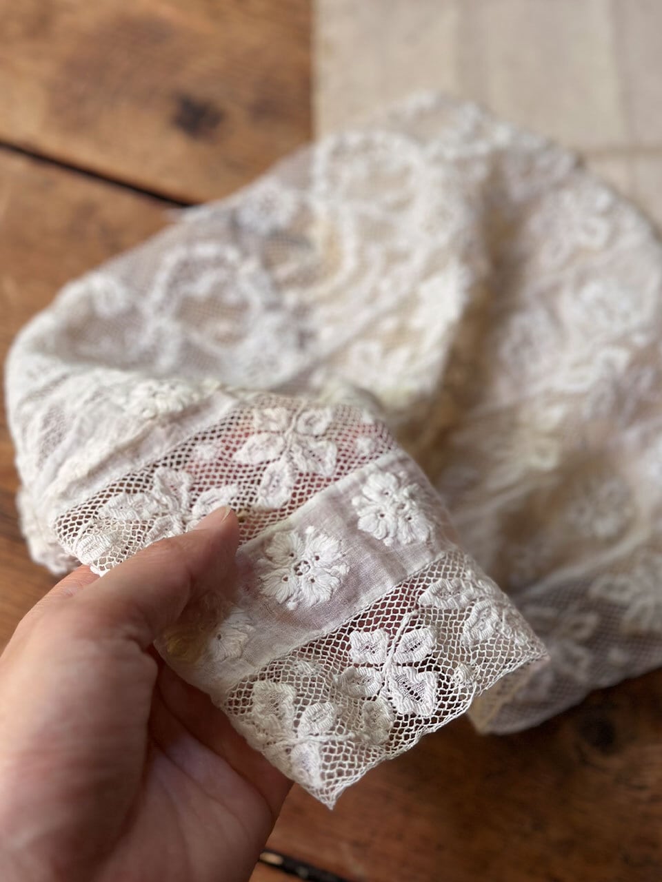 6層の花柄レースはぎれ 端切れ | Brocante de La Cocotte （フランス