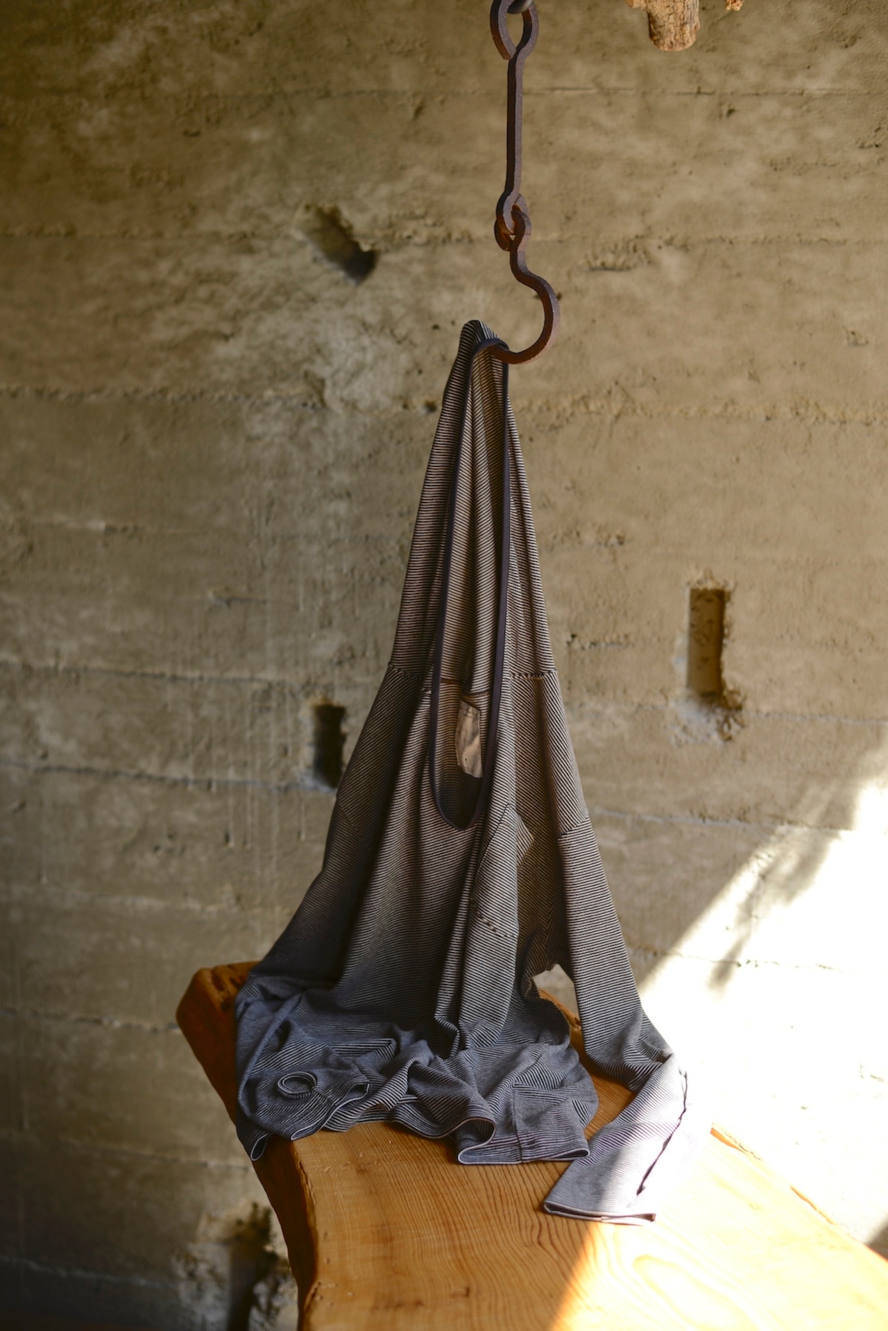 blackbird / hooded skipper long sleeve cutsewn (gray & brown mulch)