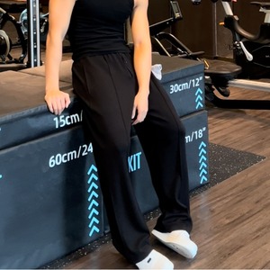 ルーズストレートセンタープレスパンツ　MT0530002