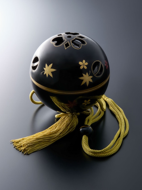 Hanging Incense ❝Kunshu❞® Shunjyu(Gold lacquer )True lacquer finish(Black)Large14cm Yellow tassel Hanging Incense ❝Kunshu❞® Shunjyu(Gold lacquer )True lacquer finish(Black)Large14cm Yellow tassel