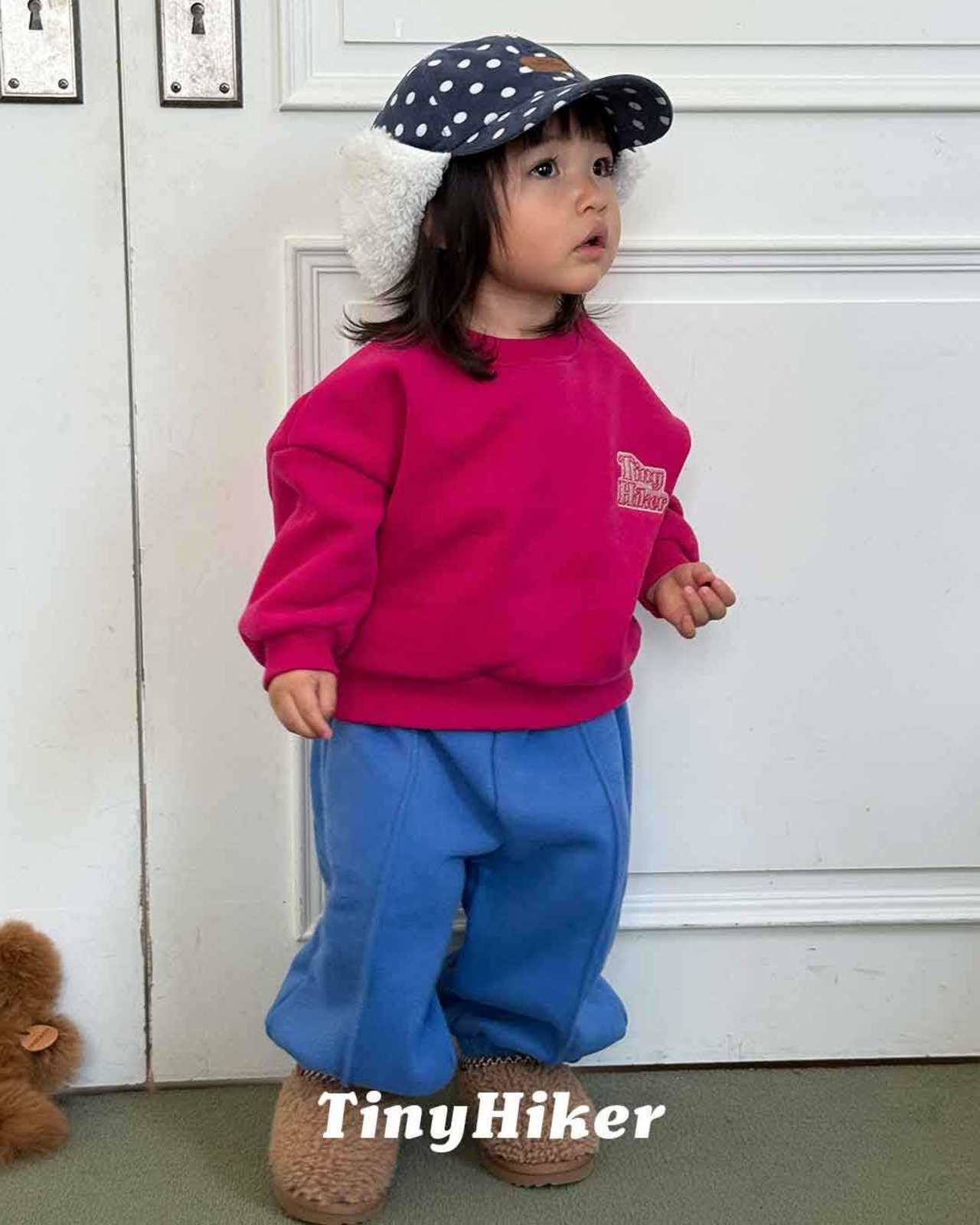 〖取寄〗韓国子供服 / 26winter / TinyHiker / タイニー刺繍トレーナー / キッズ *XS~XL*