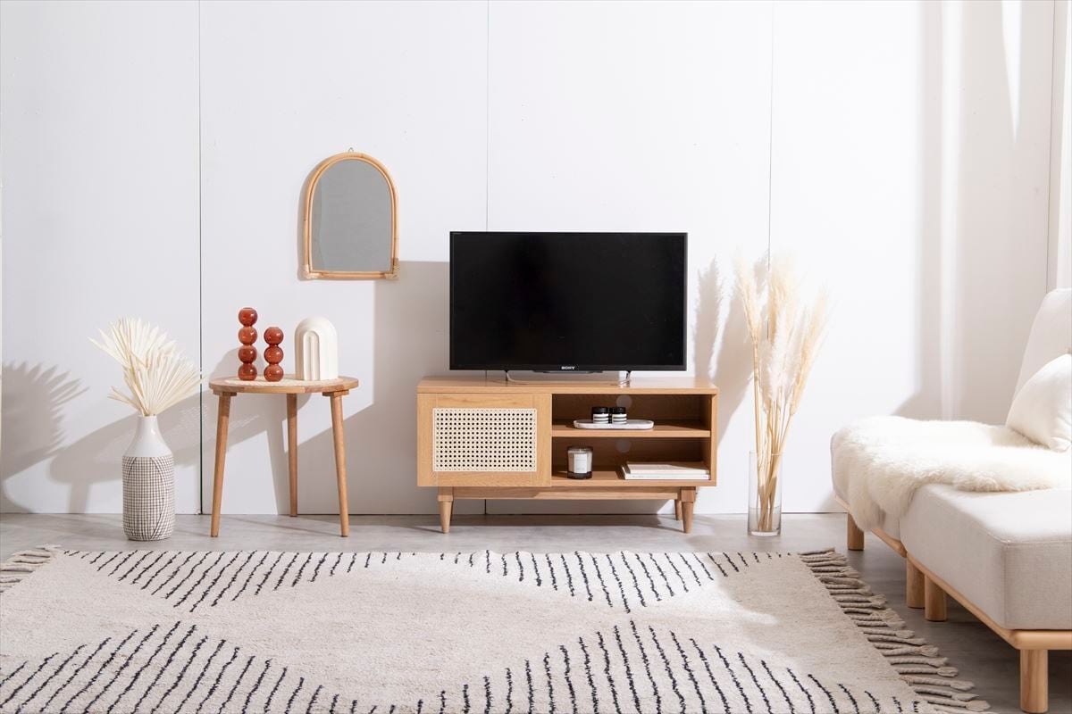 天然ラタンと美しい木目調を使用した、ナチュラルで温かみあるラタン