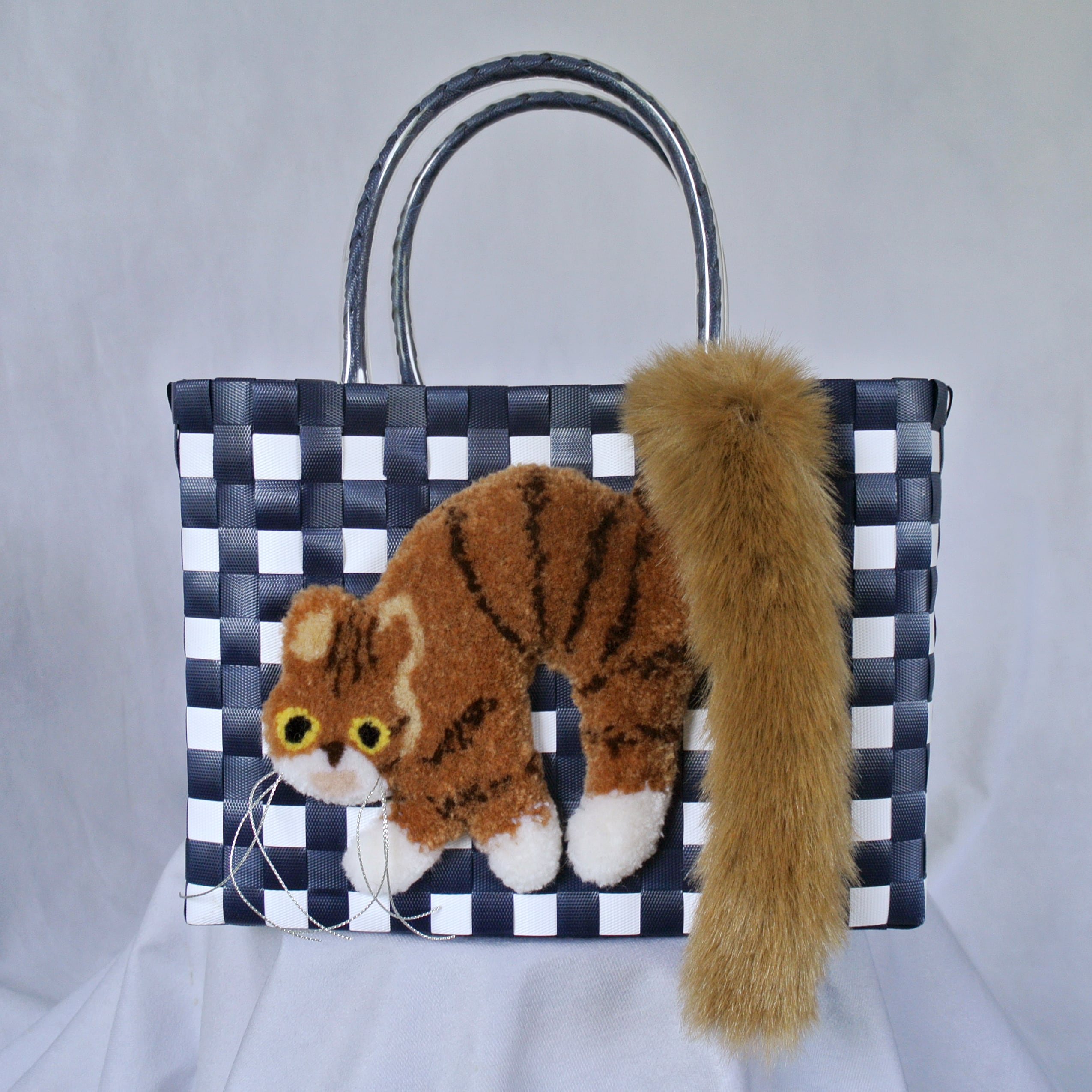モコモコねこカゴバッグ シルバー Ver. キジトラ | CAT IN DA HOUSE