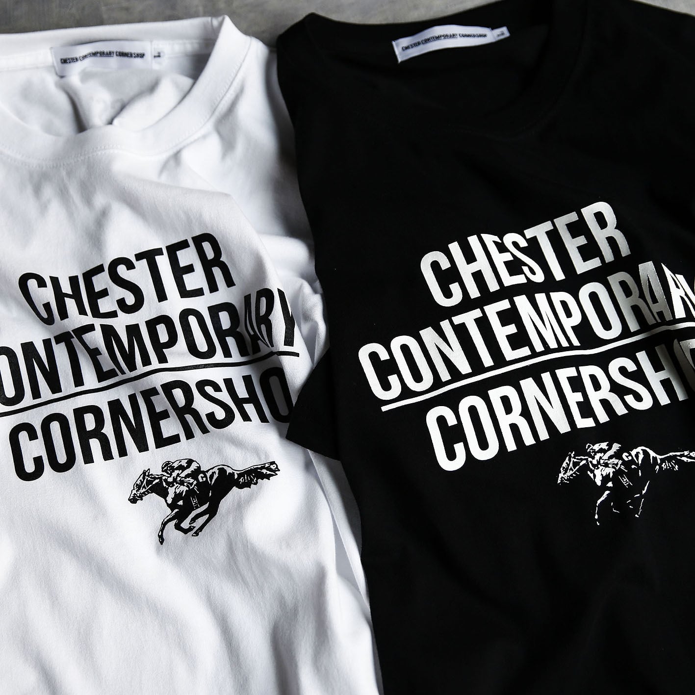 COVERNATのCocktail Graphic T-Shirt 全2色 CHESTER CC LOGO TEE/White | CHESTER CONTEMPORARY CORNERSHOP