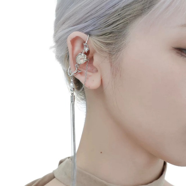 Day dream natural white agate ear clips C0145