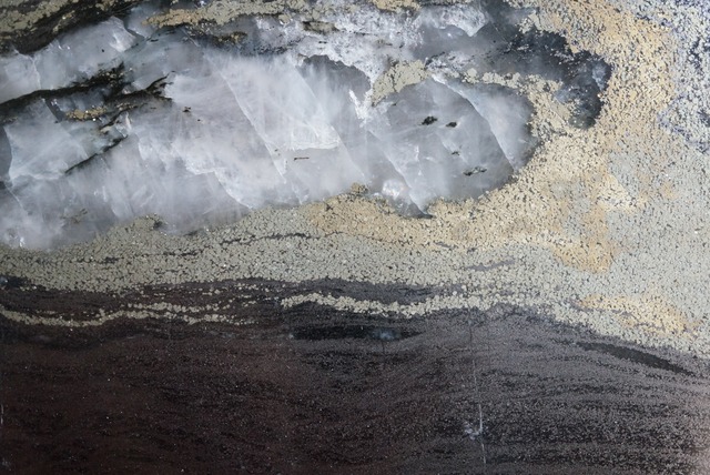 愛媛県産パイライト/ヘマタイト/マグネタイト  Pyrite/Hematite/Magnetite 1292