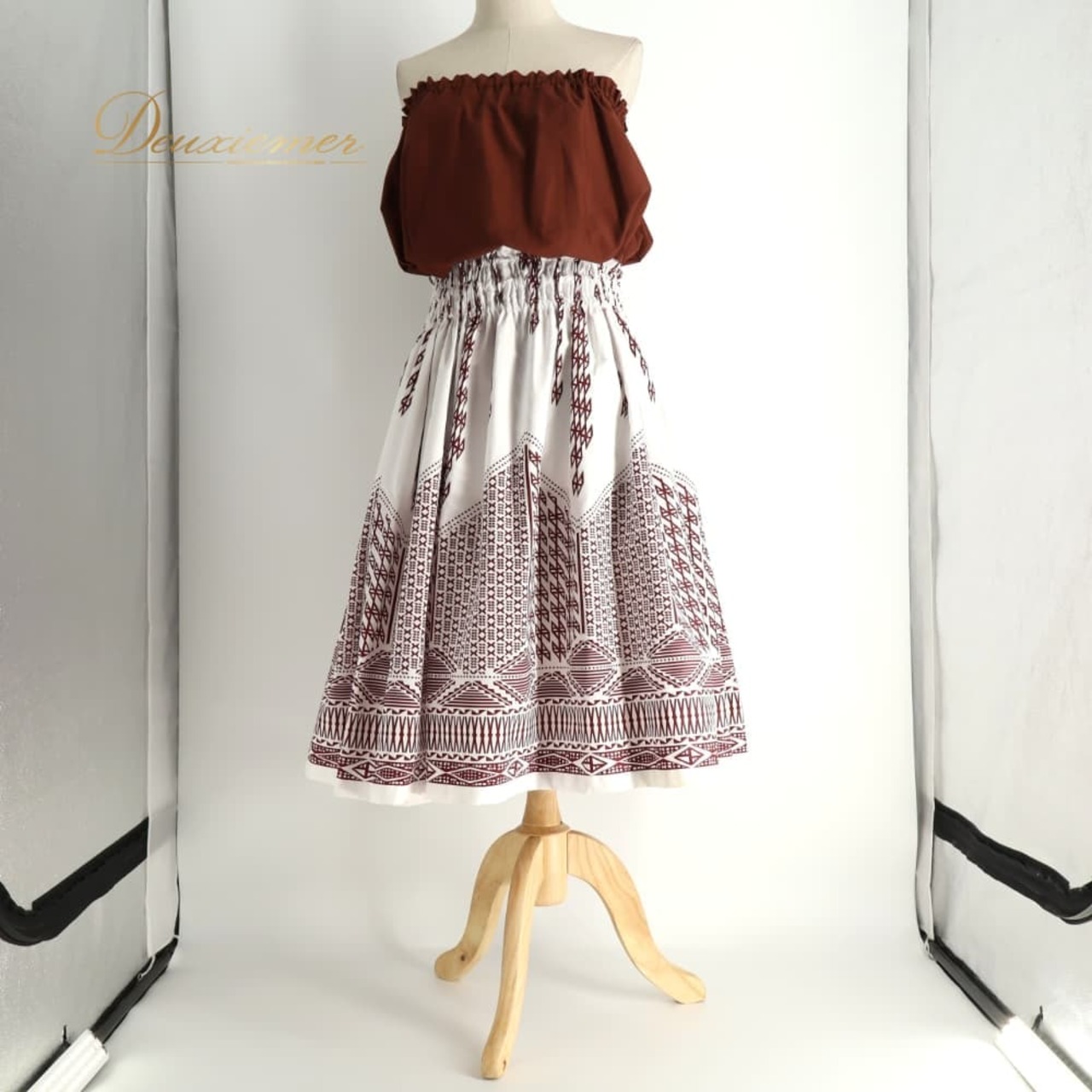 フラダンス 衣装 ALOHA FABRICS アロハファブリック ツーピース セットアップ 上下セット ブラウン系 無地 シンプル ハワイアンプリント ハワイアン アロハ フラ ダンス レッスン 練習 ハワイアンダンス 茶 白 赤茶 ホワイト系 レッド系 シングル スカート フレア 華やか かわいい おしゃれ 上品 大人っぽい