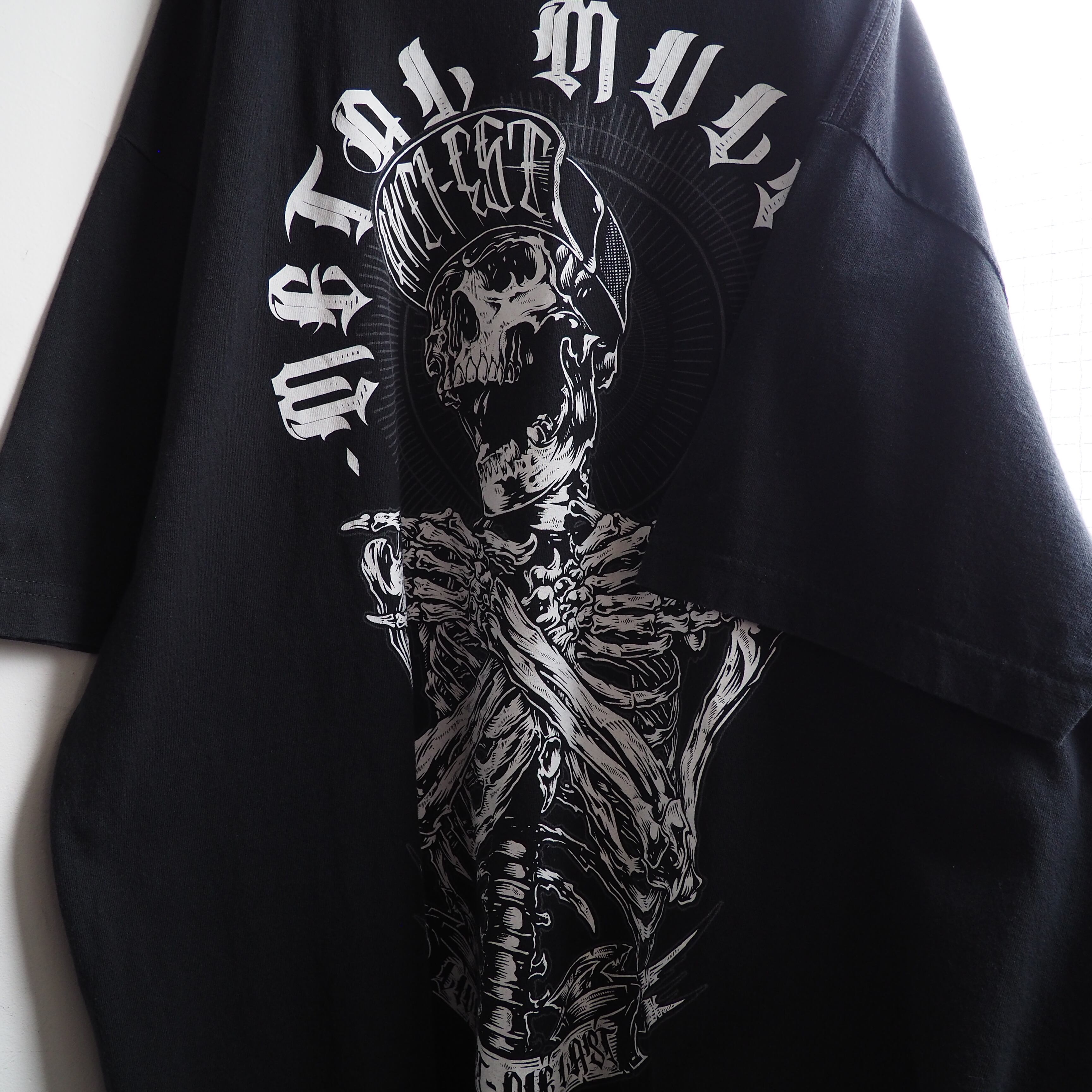 Bone prayer human graphic printed Black loose S/S Tee