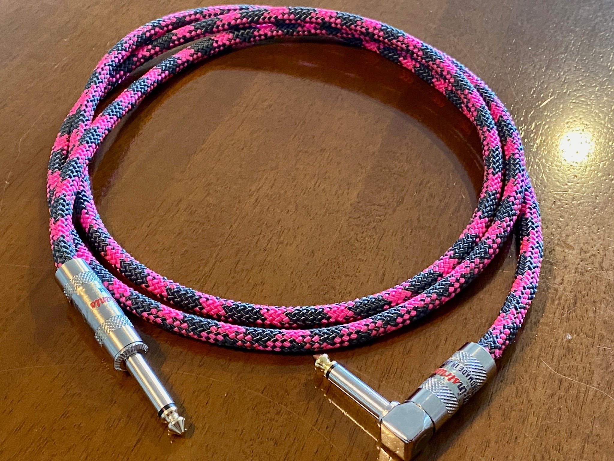 Original Artisan Cable [INVADER / 1.4m / L-S] | Plug-instruments Store