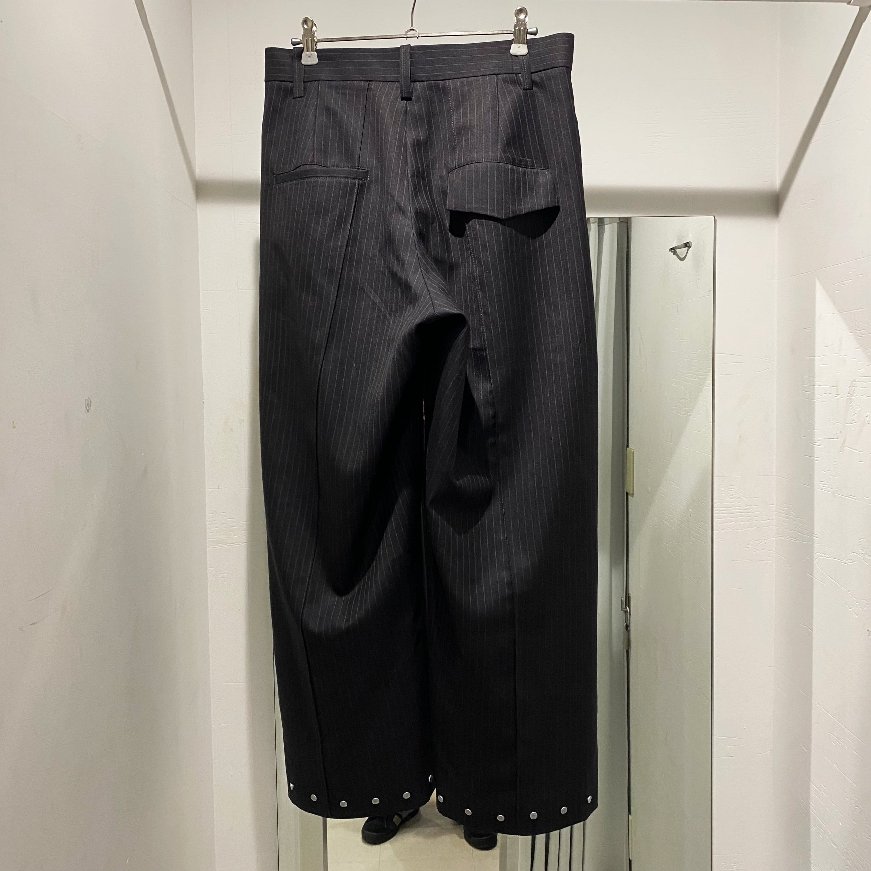 Omar Afridi オマールアフリディ Riveted wide cropped trousers Omar Afridi オマールアフリディ Riveted wide cropped trousers