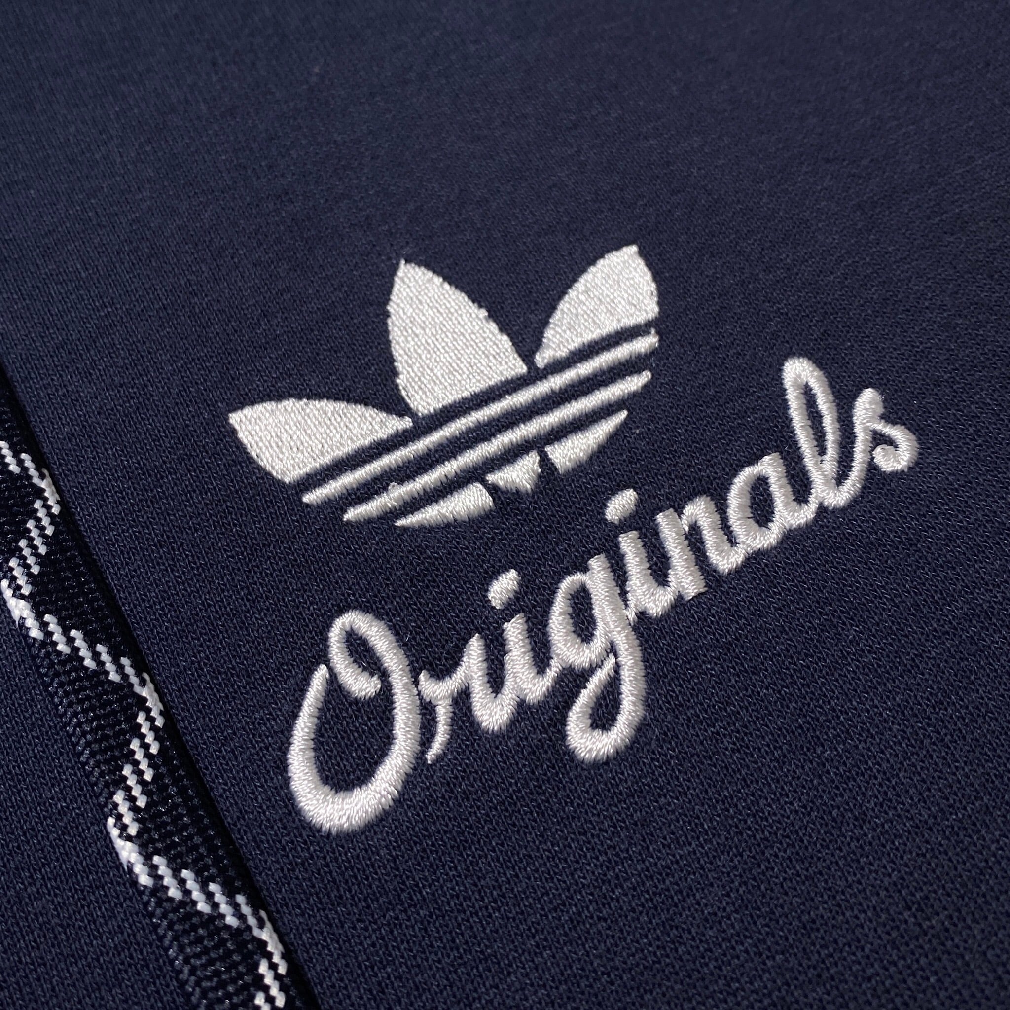 ☆レア柄 パーカー adidas Originals ほぼ未使用 刺繍 質感◎