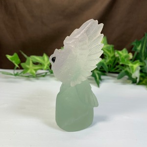 1.繊細な彫刻☆可愛いフローライトフクロウ