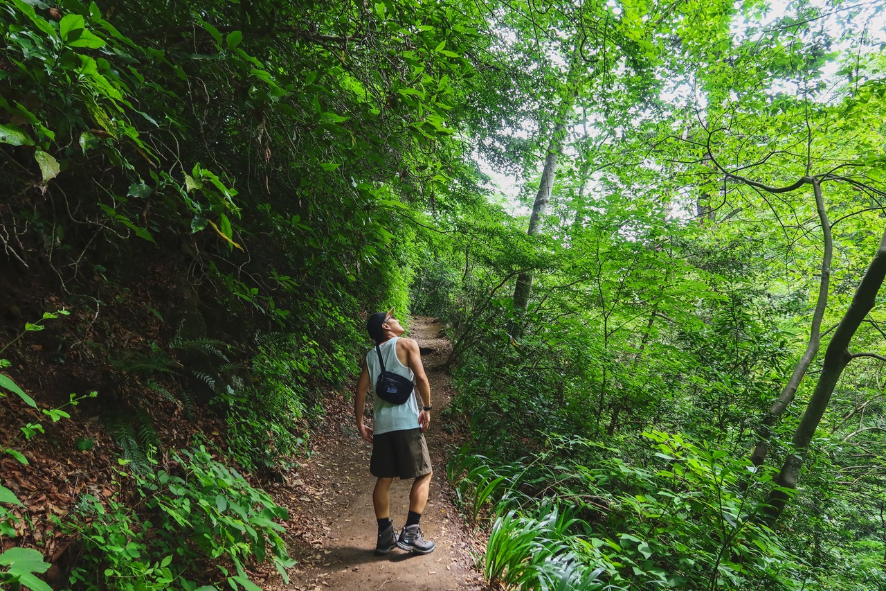 MOCO LOGO SUEDE PEAK WASHED CANVAS SNAPBACK [BLACK]