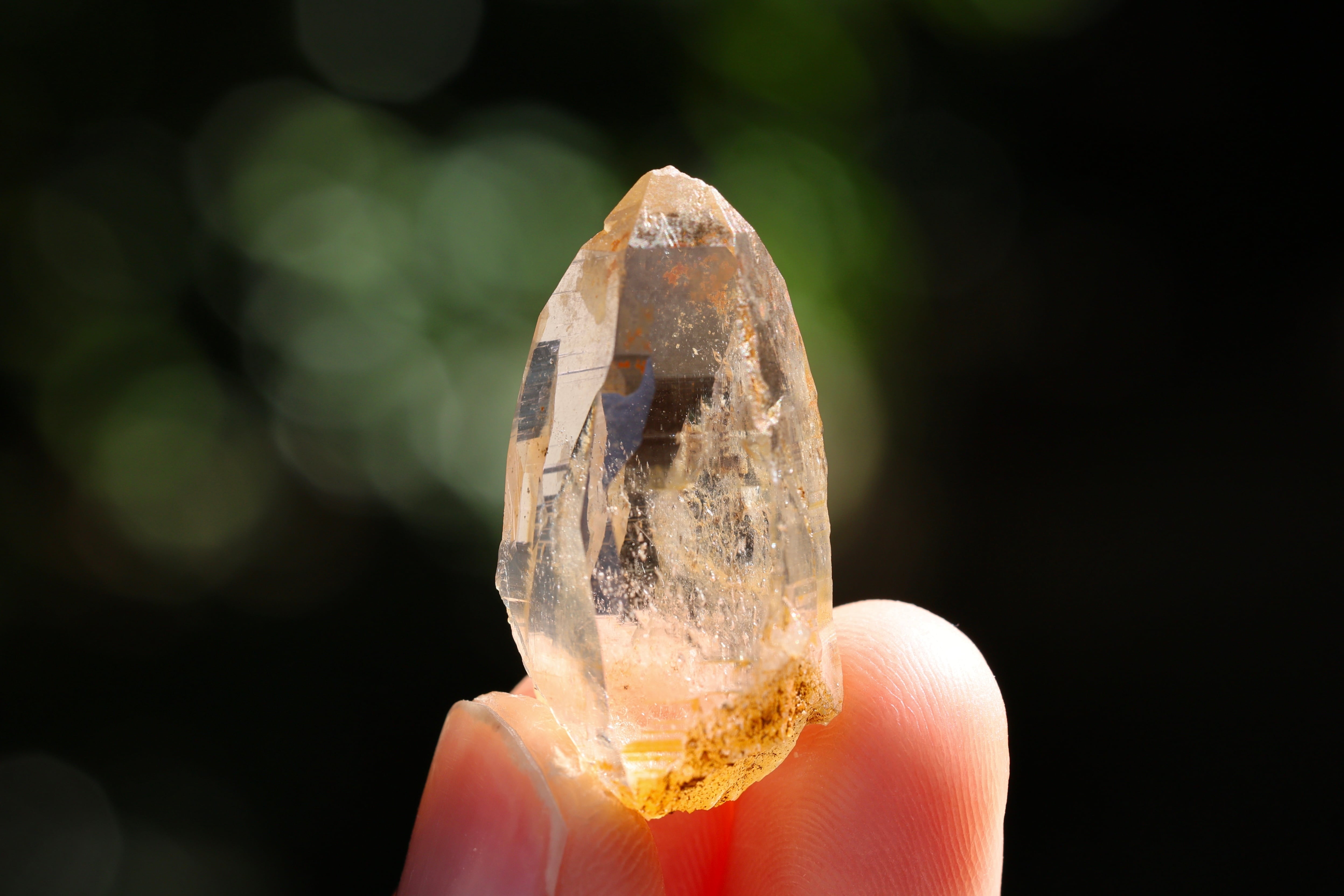 ヒマラヤ水晶 | 石垣島の夜光貝アクセサリーとヒマラヤ水晶のお店
