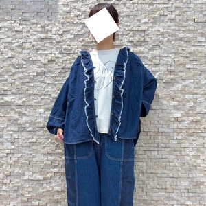 【tumugu】フリルデザインデニムブラウス（TB25325）
