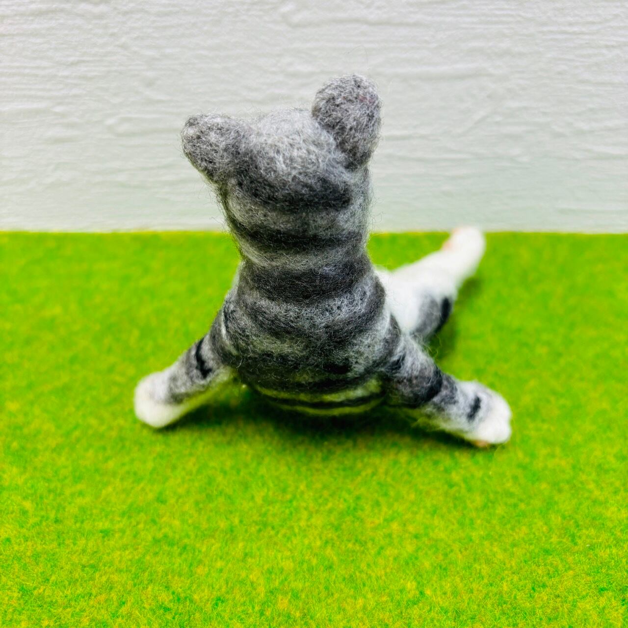 羊毛フェルト 猫の置物 ①茶トラ ②サバトラ | トイロ｜水引・羊毛