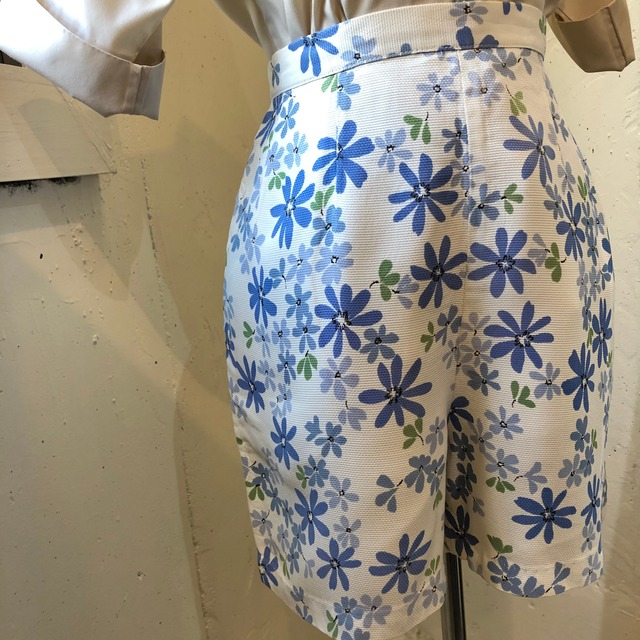 Vintage 50s flower rayon shorts