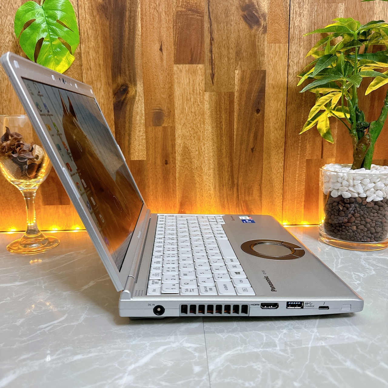 LTEモデル /Panasonic Let's note sv1 / メモリ16GB/SSD256GB/軽量ノートパソコン