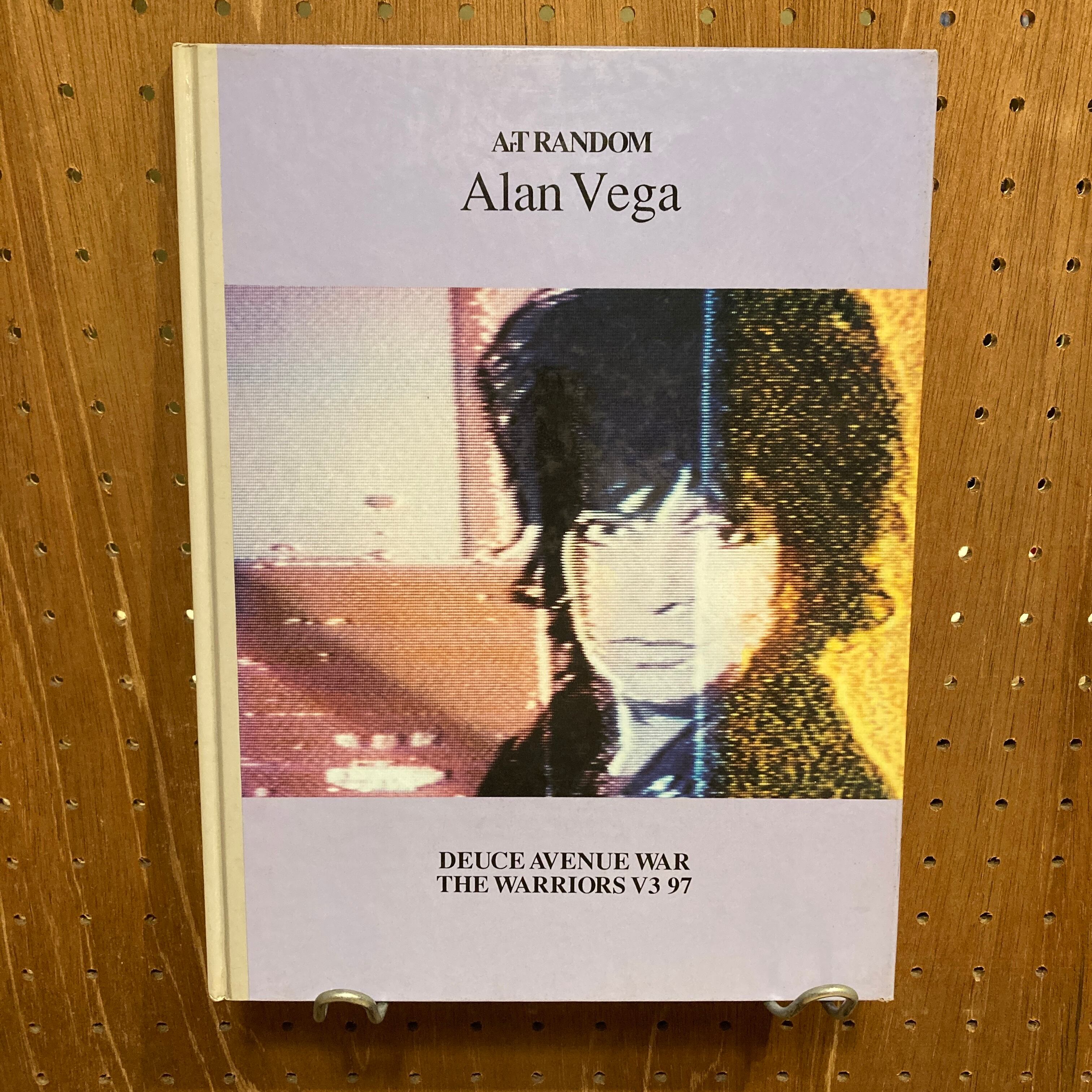 すてきなワフ家 The Wonderful Wuffs / C.W.ニコル 作、永田竹丸 絵 | 百年