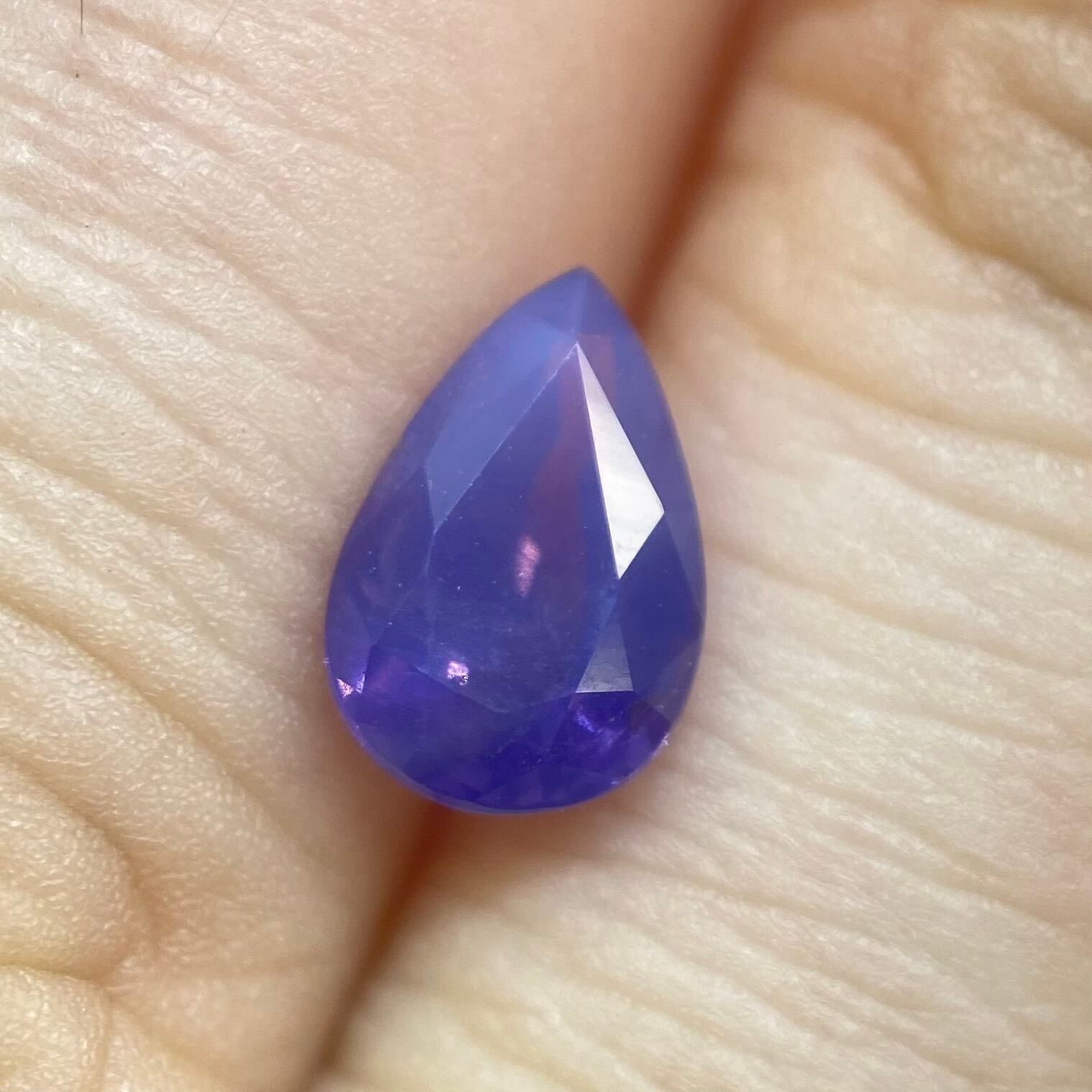 艶やかなシルキーパープルサファイア