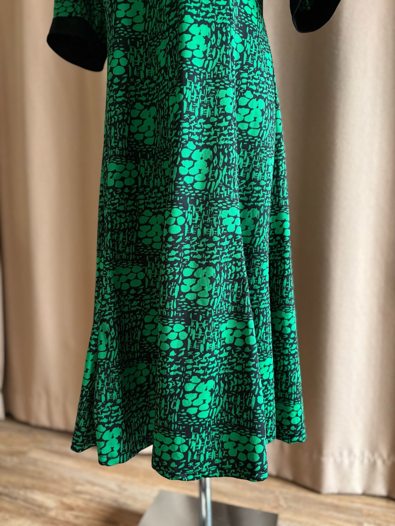 green & black retro modern dress-4841-8