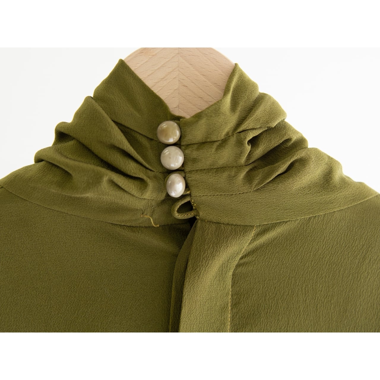 【Valentino Garavani】Made in Italy 100% Silk High Neck Blouse(ヴァレンティノガラヴァーニ イタリア製ハイネックシルクブラウス)