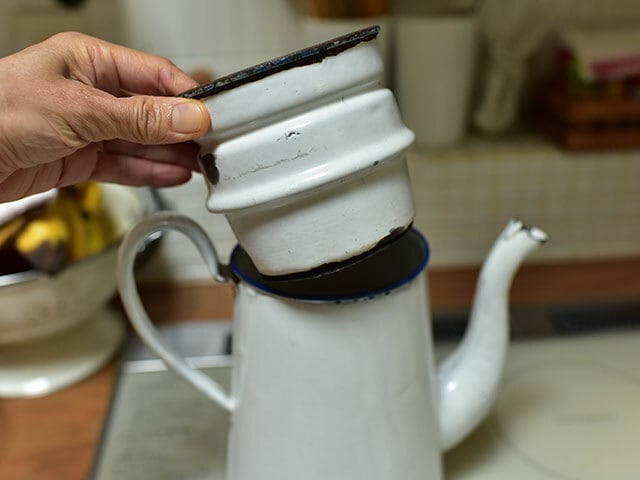 ホーロー製フィルター付 コーヒーポット(白)フレンチアンティーク