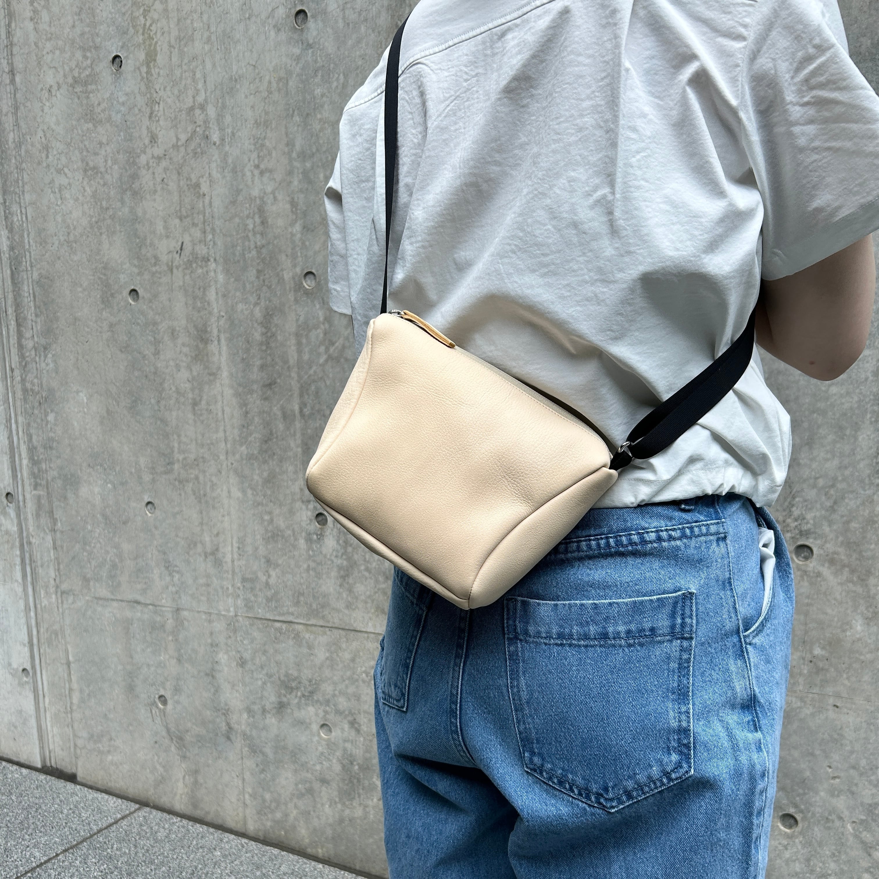 収納力がUPしました！/ ミニポシェット / サステナブルレザー（国産本