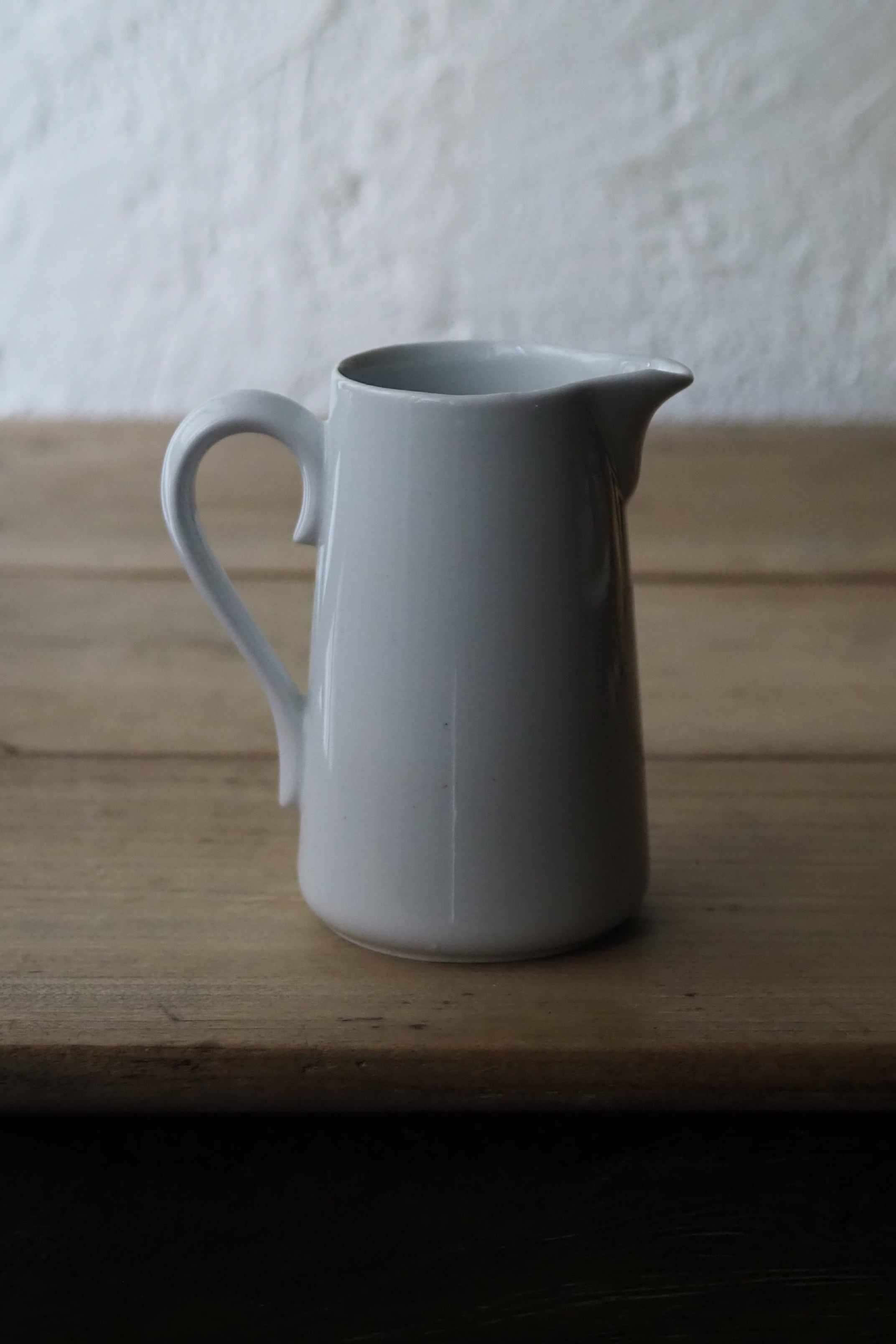 花入れに、白の水差し-antique pottery pitcher | アンティーク
