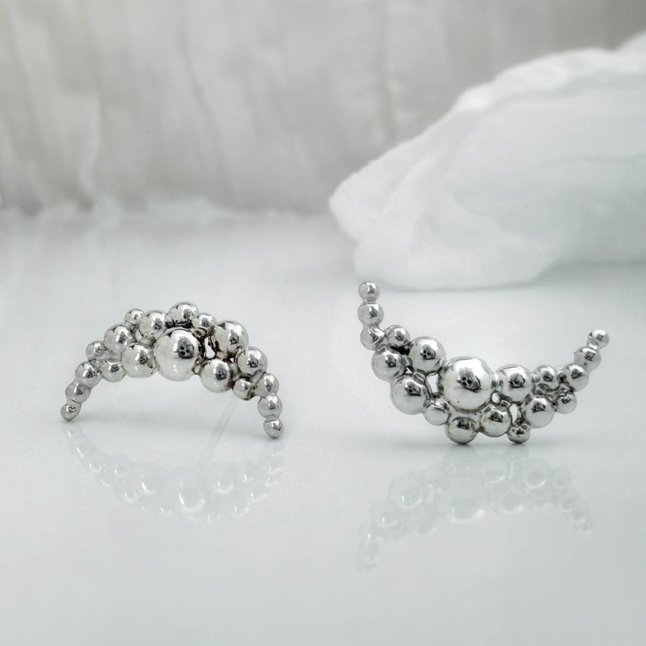 Moment / Dot Earring Moon