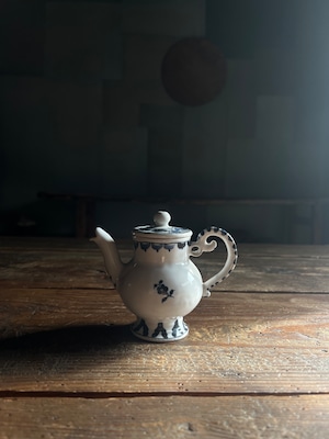 <101>　Yuichi Nakata　青花色絵茶壺