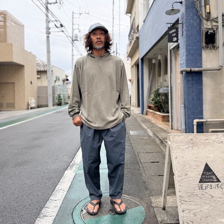 プロフ必読☆mii　Hoodie Slimカットトップス ヘザーベージュ BAMBOO SHOOTS / MERINO WOO LONG SLEEVE HOODIE(OLIVE) | 道がまっすぐ