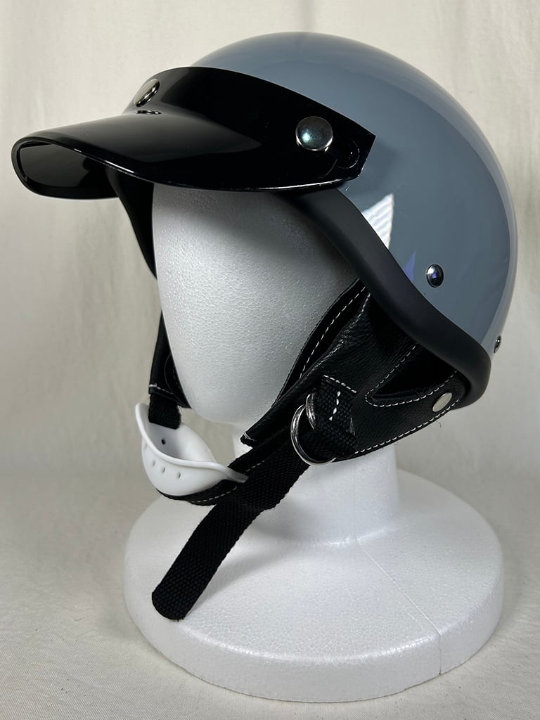 オリジナルバイザー付きヘルメット ポリスショーティー shorty XLで目