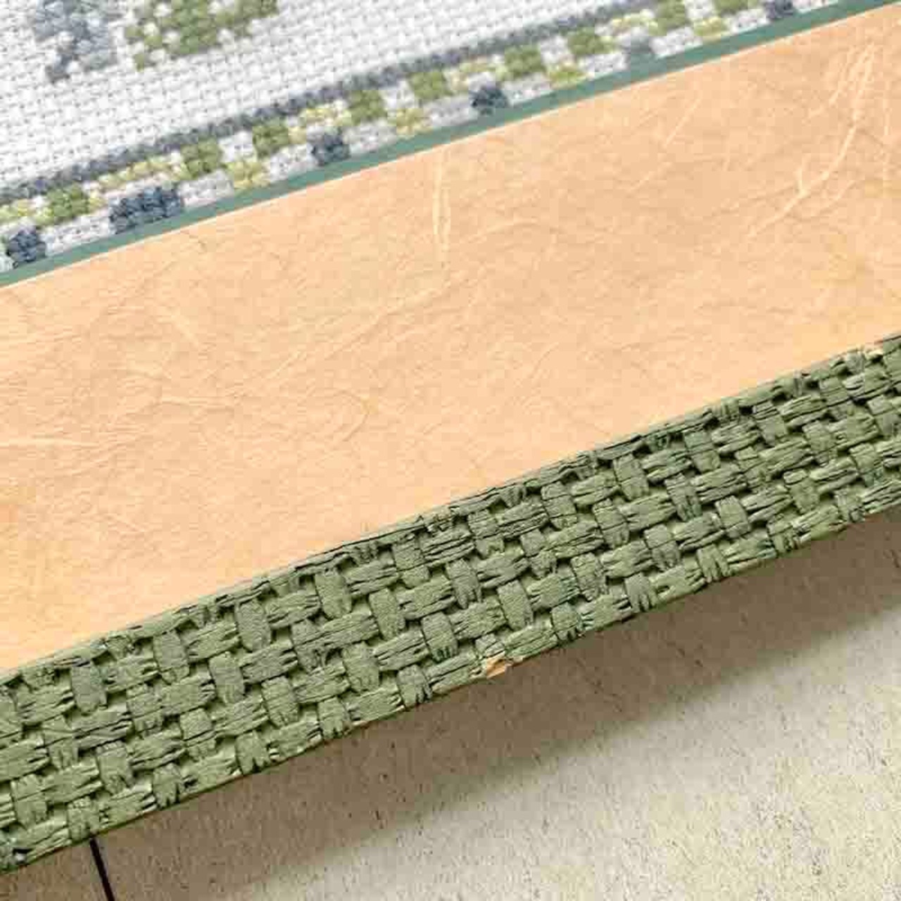 刺繍　クロスステッチ　額もの　イソップ　街のネズミ田舎のネズミ　アルファベットABC 12otcf72