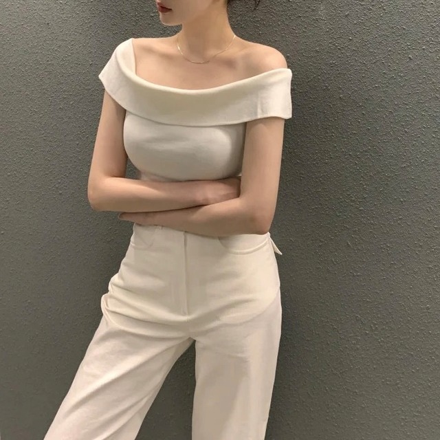 オフショルフィットトップス