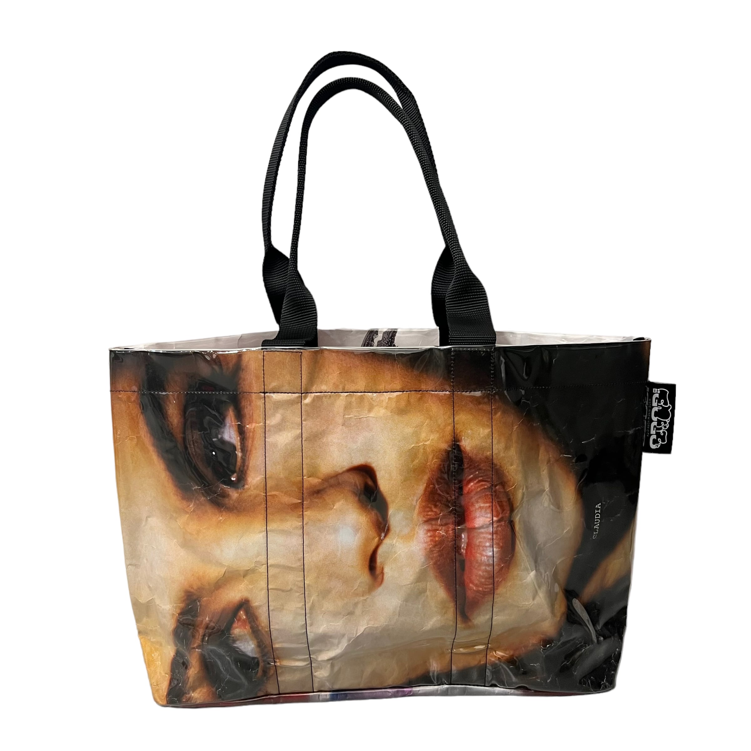 SNEEZE MAGAZINE / SNEEZE × XO GOGO TOTE BAG | THE NEWAGE CLUB