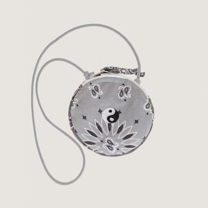 CALL IT BY YOUR NAME SMALL ROUND PURSE PALE GREY/DARK GREY