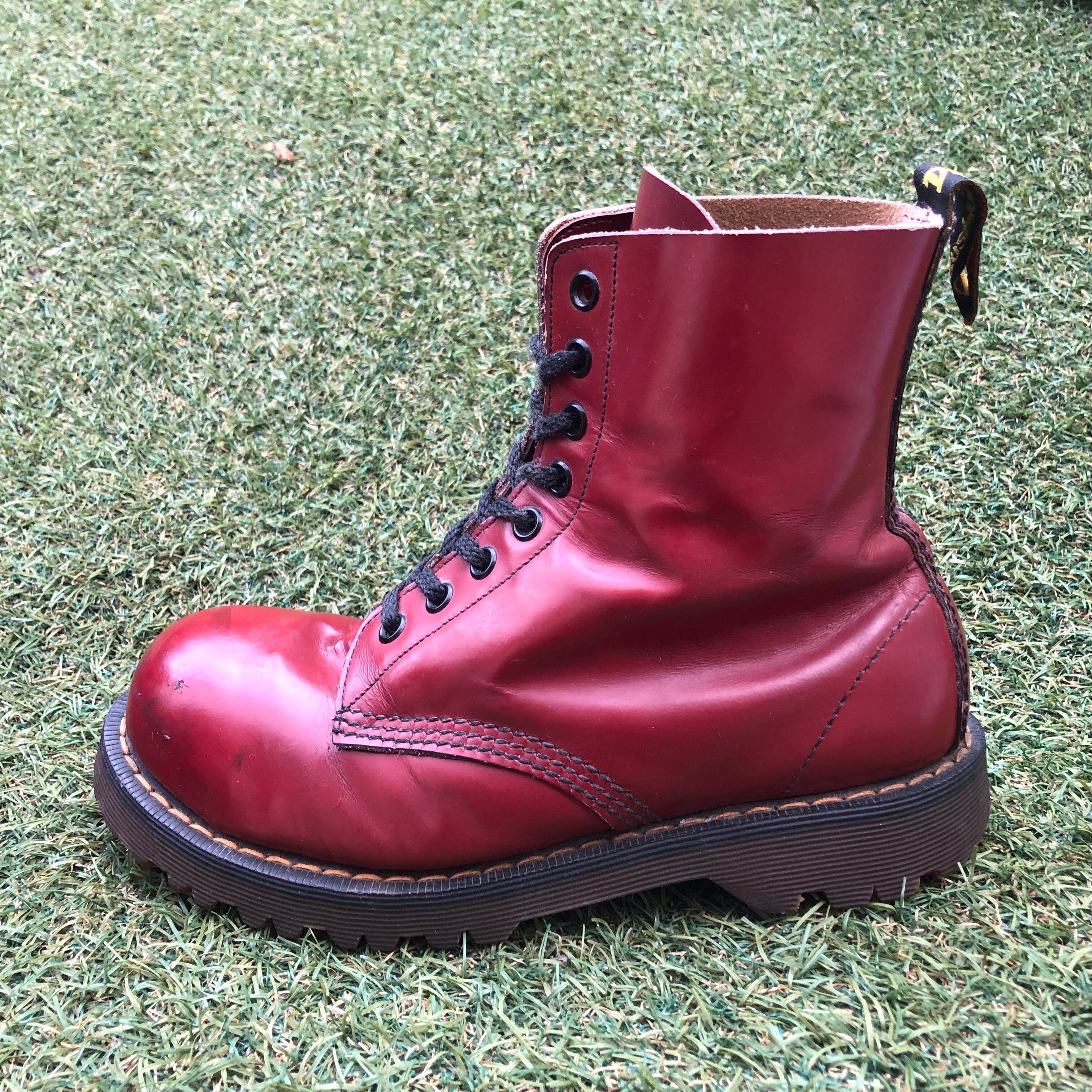 イングランド製！ Dr.Martens ドクターマーチン スチールトゥ10ホール