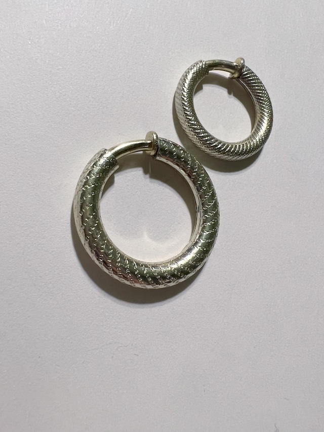 Vintage silver hoop earrings ( ヴィンテージ シルバー フープ イヤリング )