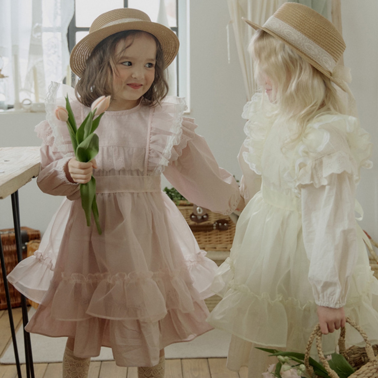 秋肩レースつき長袖ワンピース2色