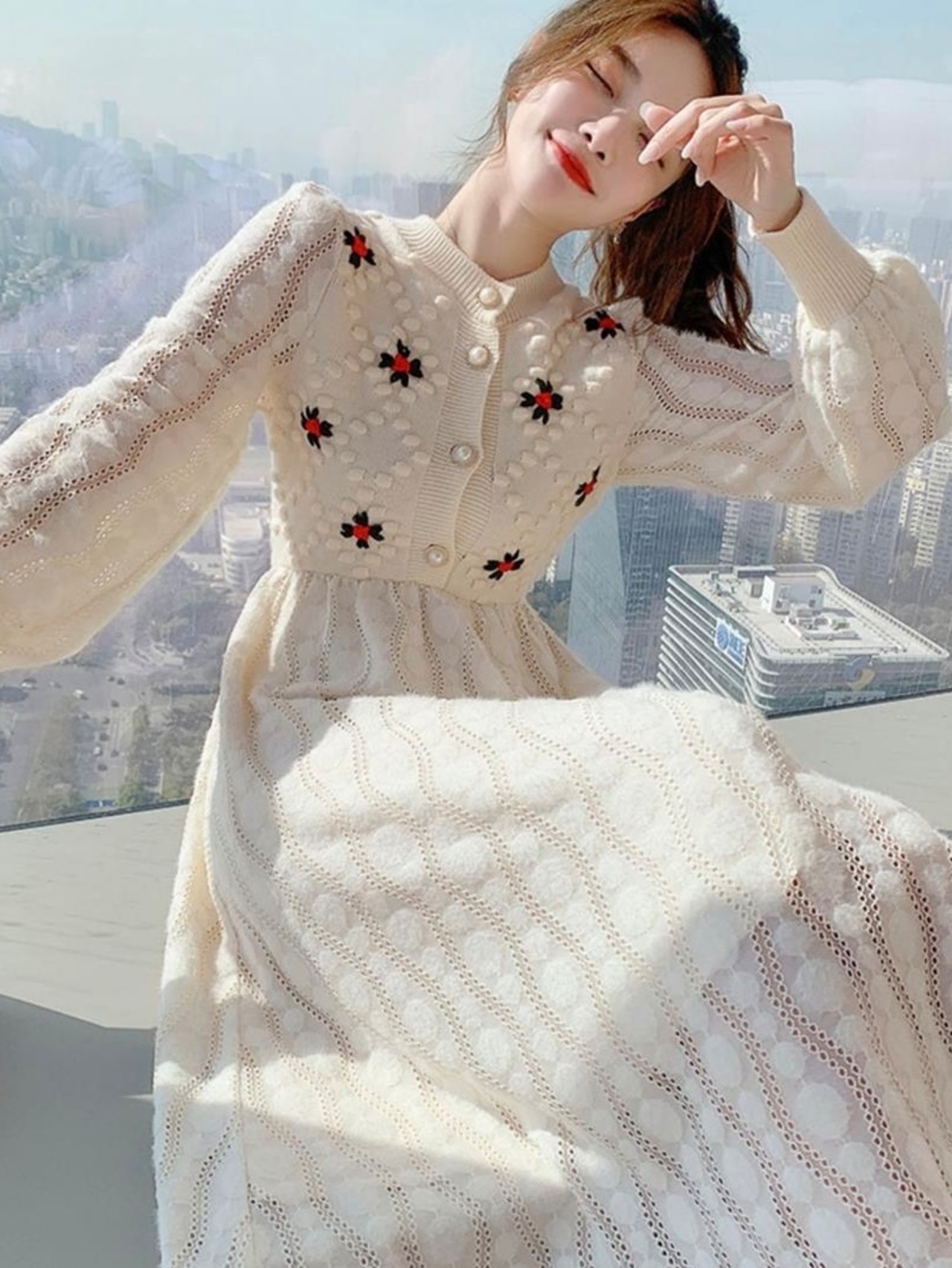 エンブロイダリーレースドレス